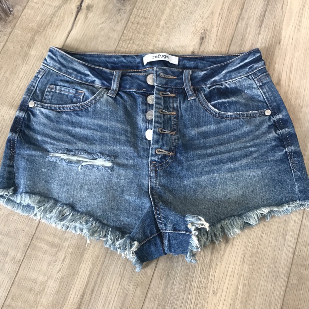 🔸3🔸 Refuge Jean Shorts - Picture 3 of 13